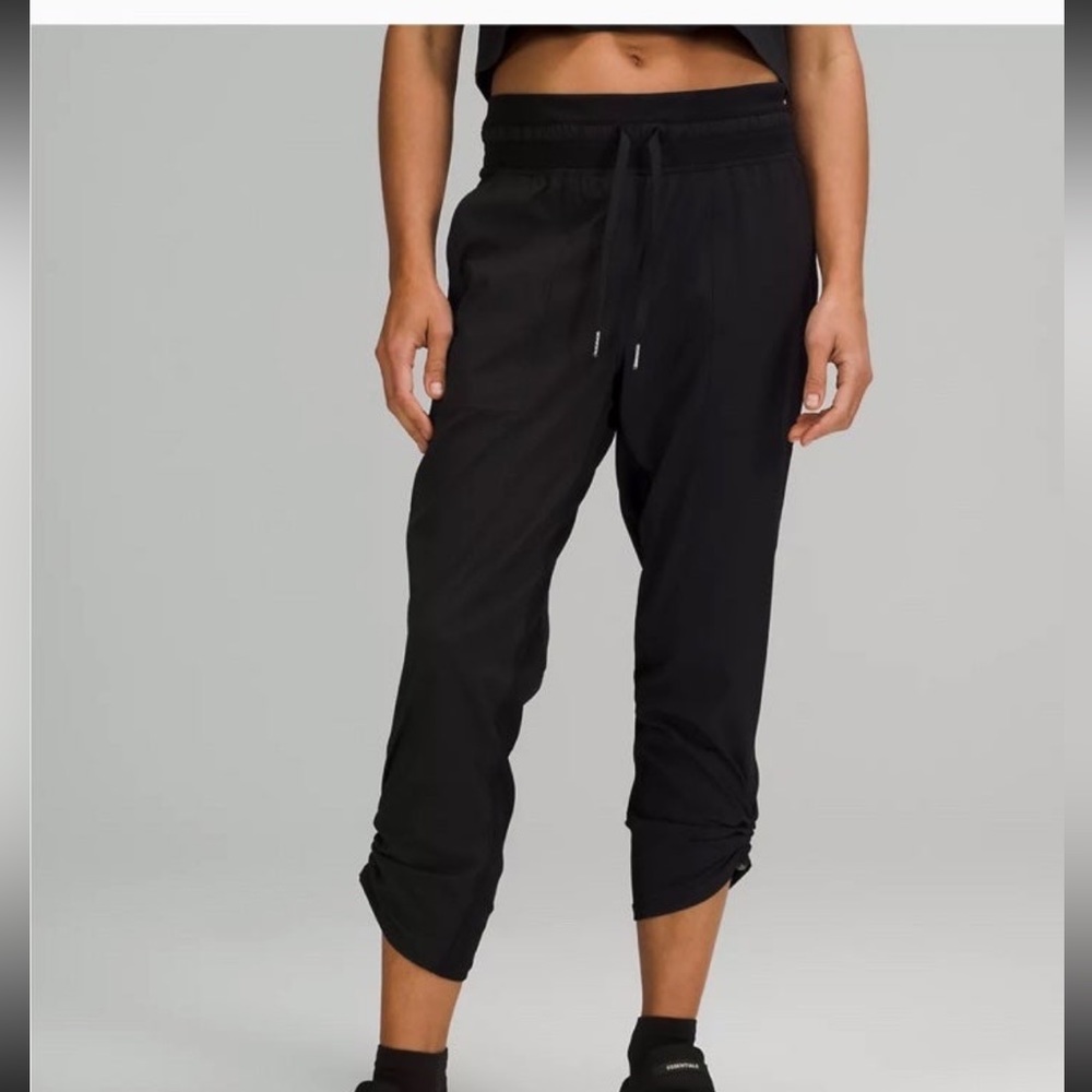 Lululemon dance studio crop pants